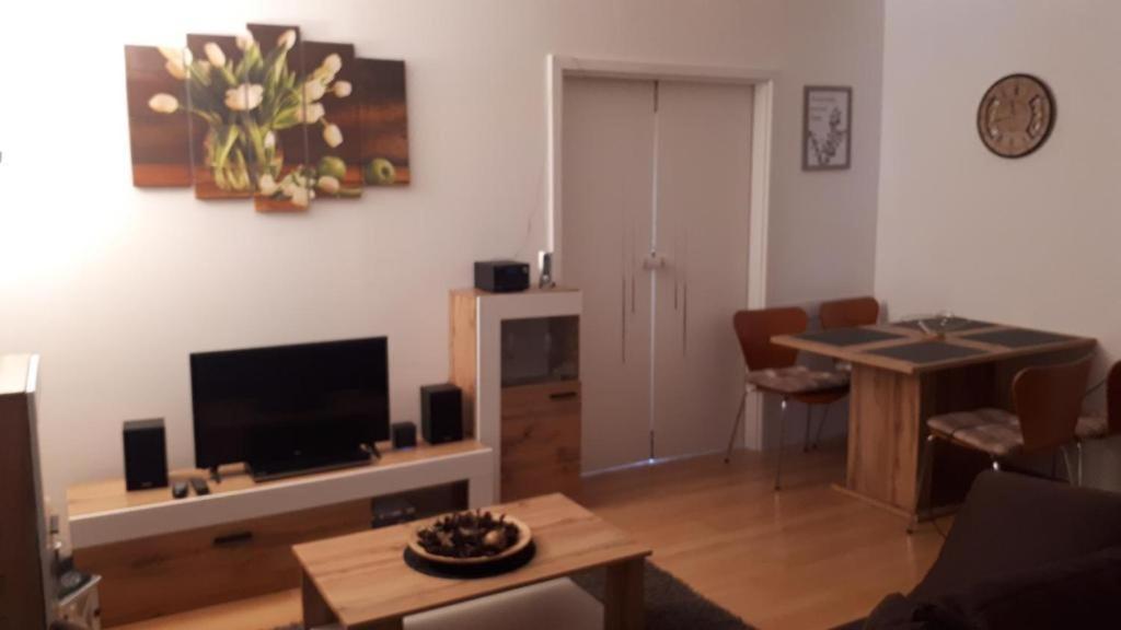 Vrchar Apartment Доновали Екстериор снимка